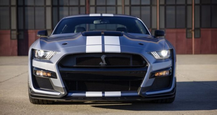 2022FordMustangShelbyGT500HeritageEdition_01-1068x570